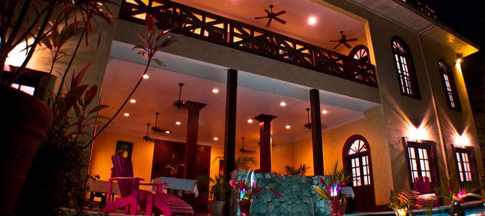 Mahogany Hall Luxury Boutique Resort San Ignacio Buitenkant foto