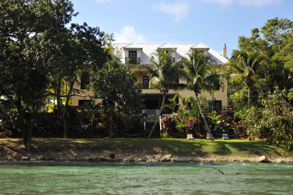 Mahogany Hall Luxury Boutique Resort San Ignacio Buitenkant foto