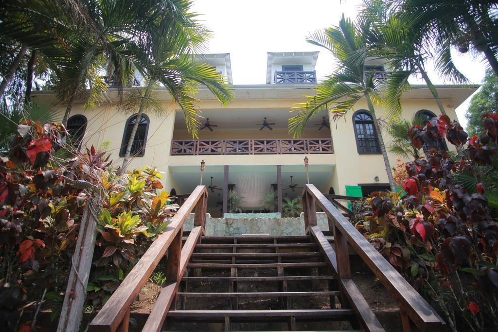Mahogany Hall Luxury Boutique Resort San Ignacio Buitenkant foto
