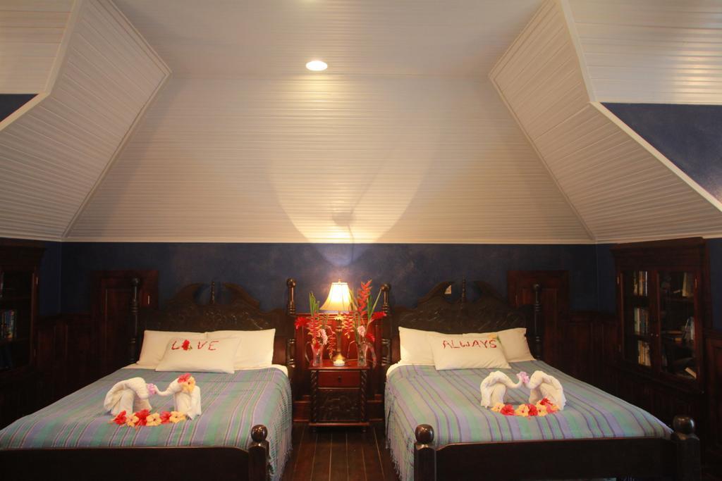 Mahogany Hall Luxury Boutique Resort San Ignacio Buitenkant foto