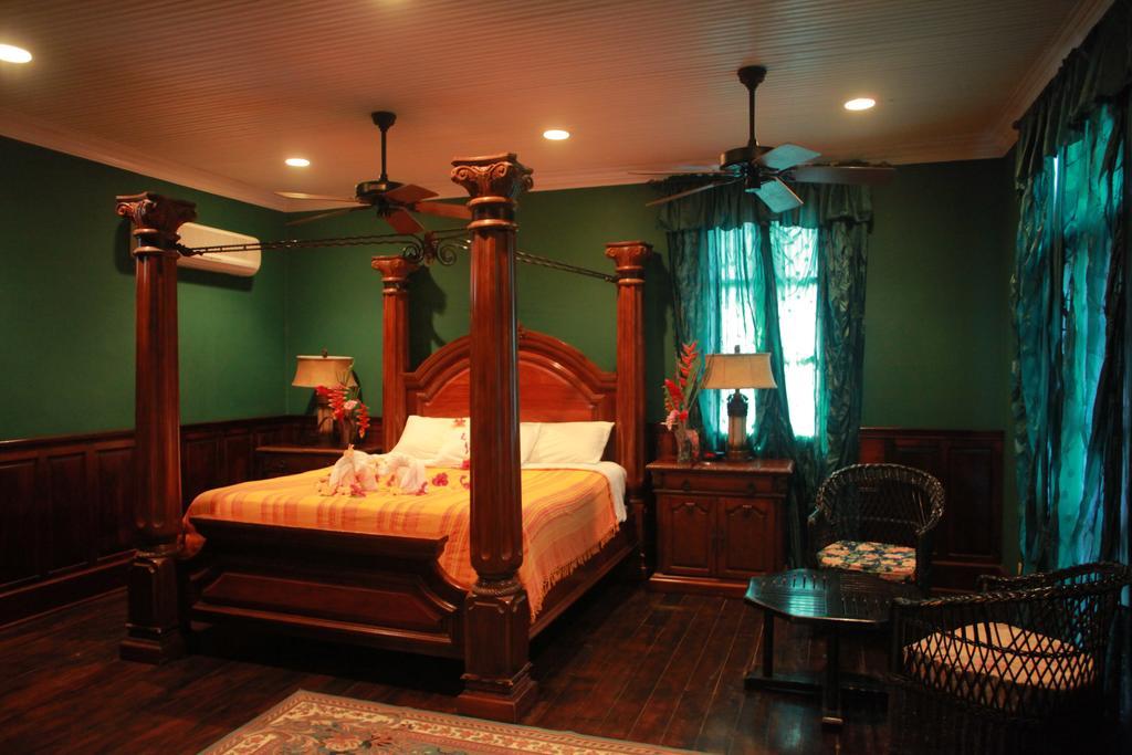 Mahogany Hall Luxury Boutique Resort San Ignacio Buitenkant foto