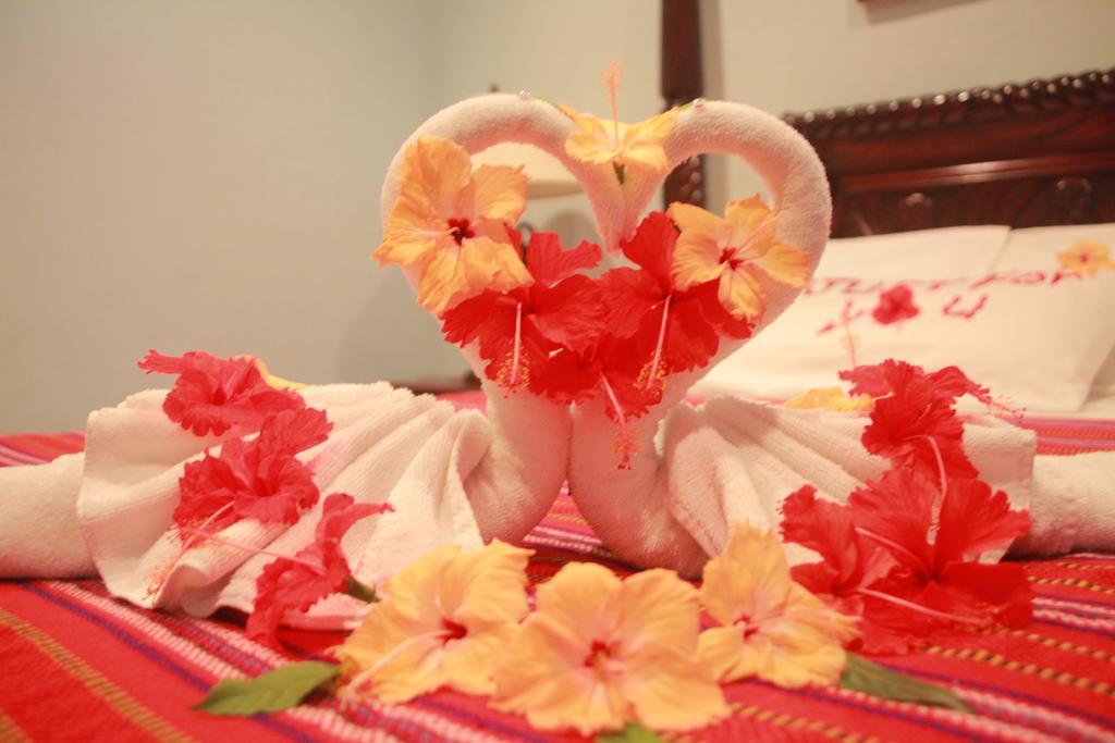 Mahogany Hall Luxury Boutique Resort San Ignacio Buitenkant foto