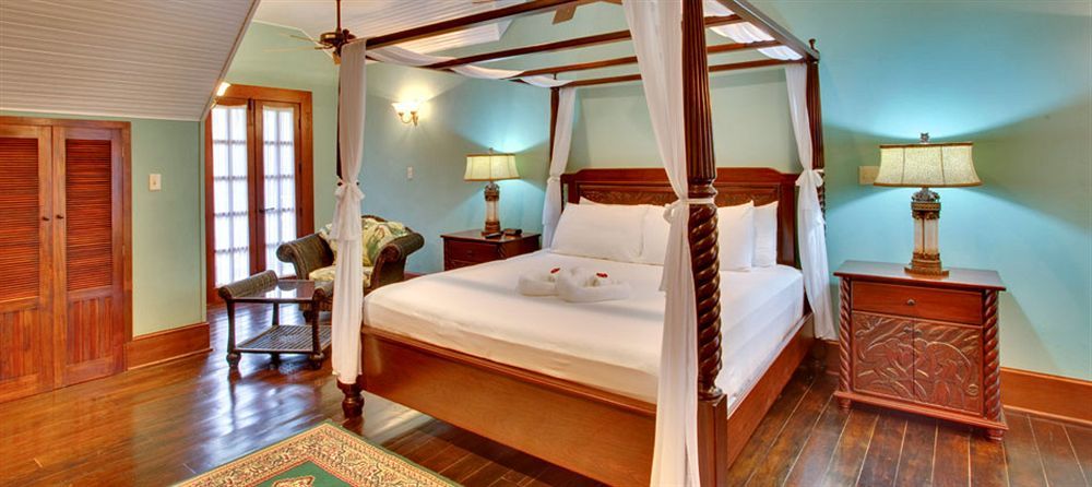 Mahogany Hall Luxury Boutique Resort San Ignacio Buitenkant foto