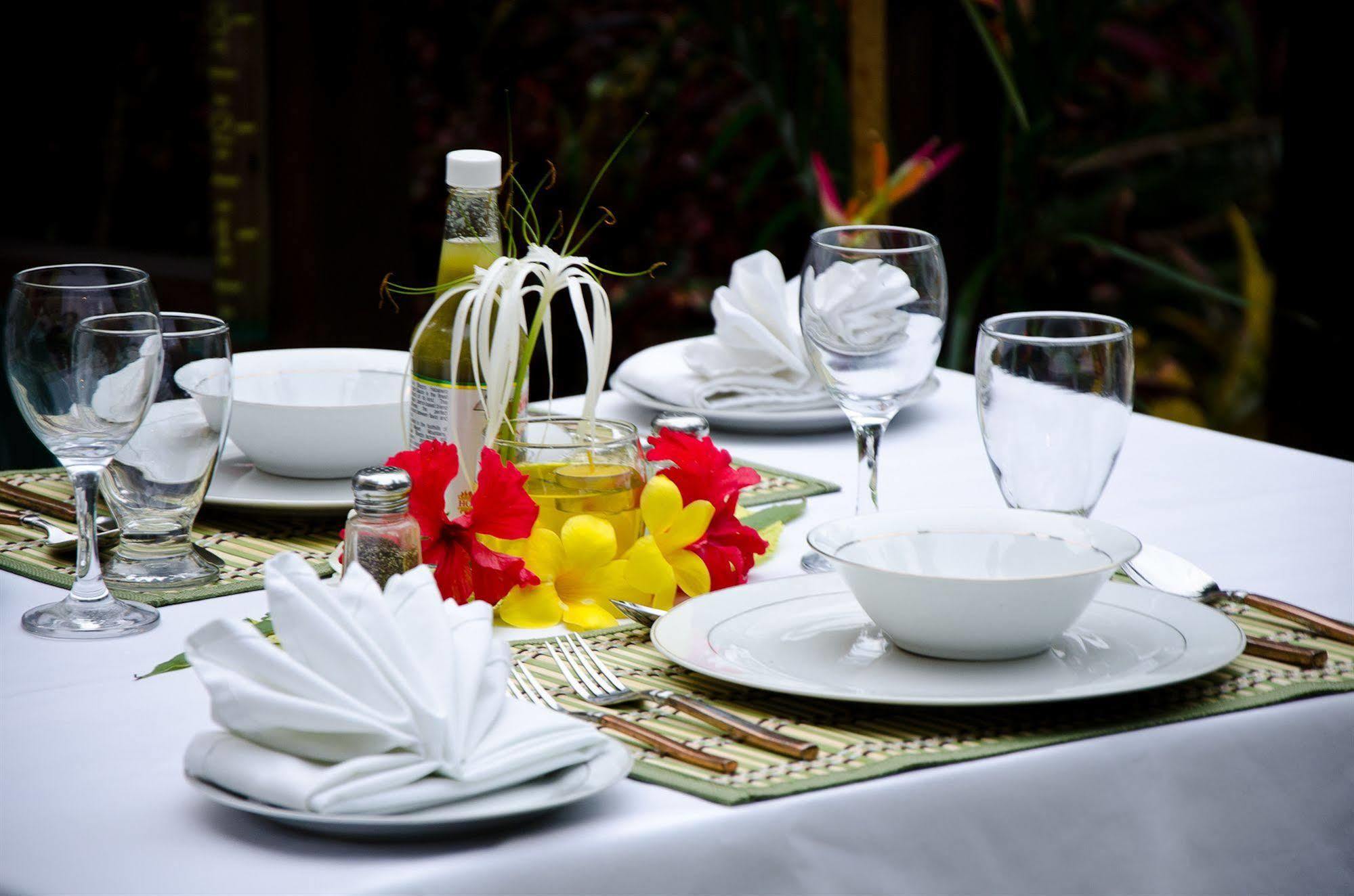Mahogany Hall Luxury Boutique Resort San Ignacio Buitenkant foto