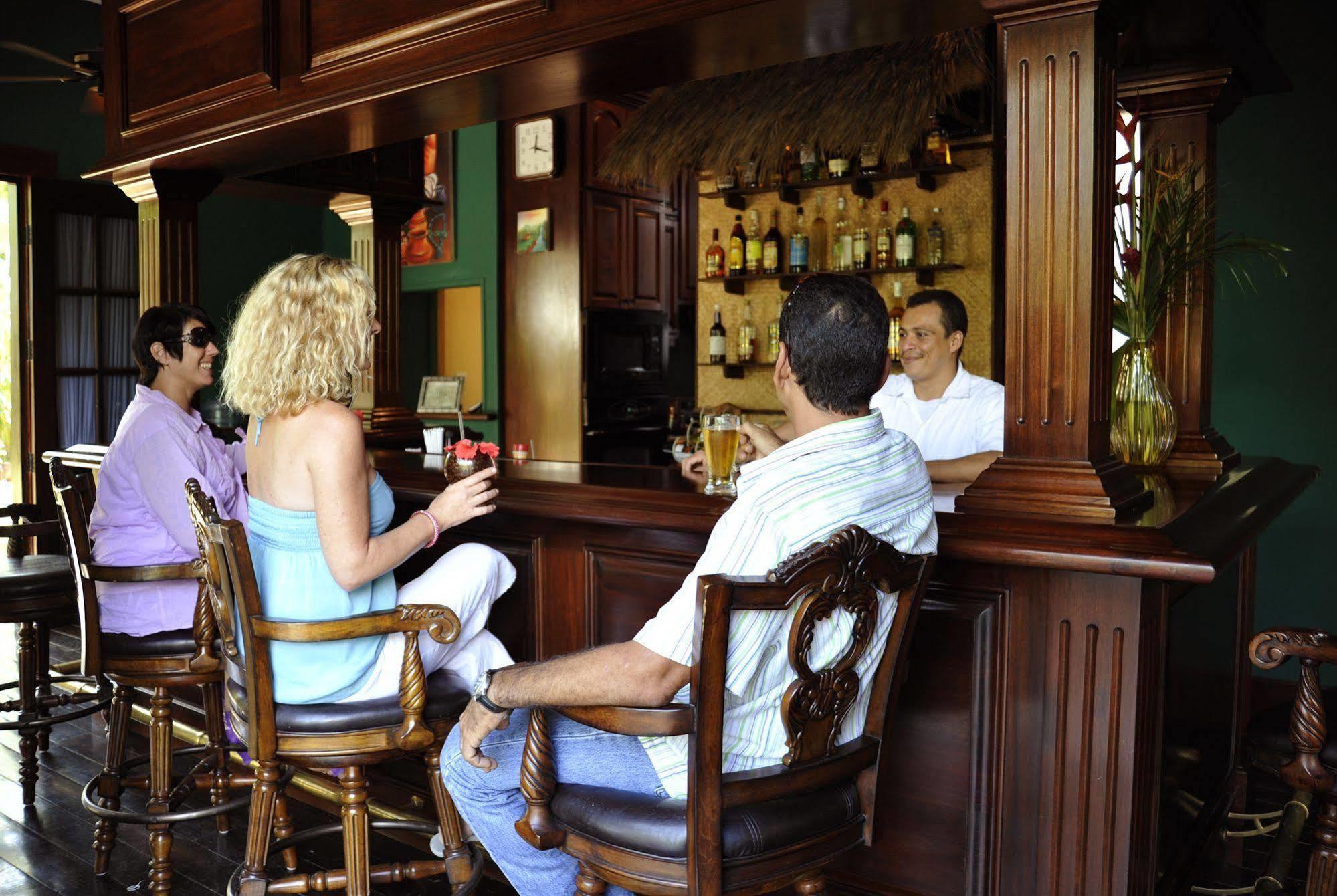 Mahogany Hall Luxury Boutique Resort San Ignacio Buitenkant foto