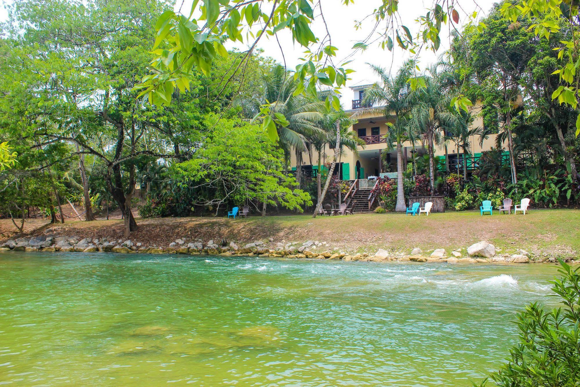 Mahogany Hall Luxury Boutique Resort San Ignacio Buitenkant foto